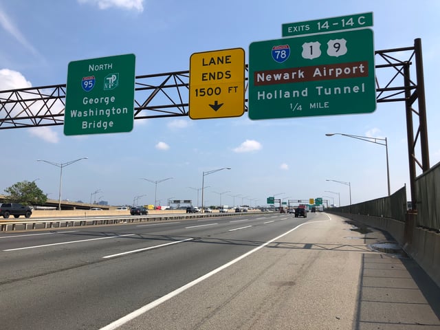 New Jersey Turnpike (I-95) northbound approaching the I-78/US 1–9 interchange in Newark