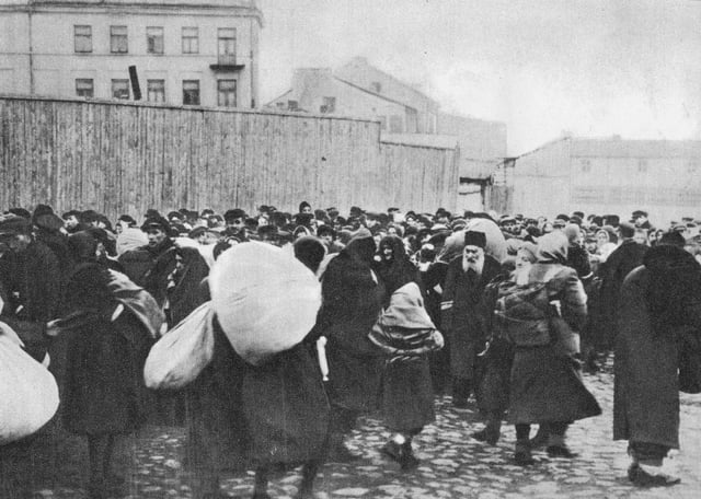 Deportation of Jews to Belzec from Zamość, April 1942