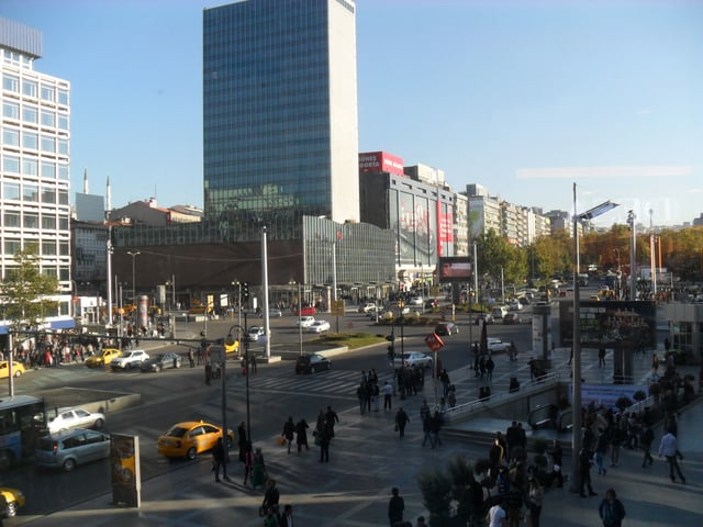 A view of Kızılay Square from the northwest, with the Kahramanlar Business Center (1959–1965).