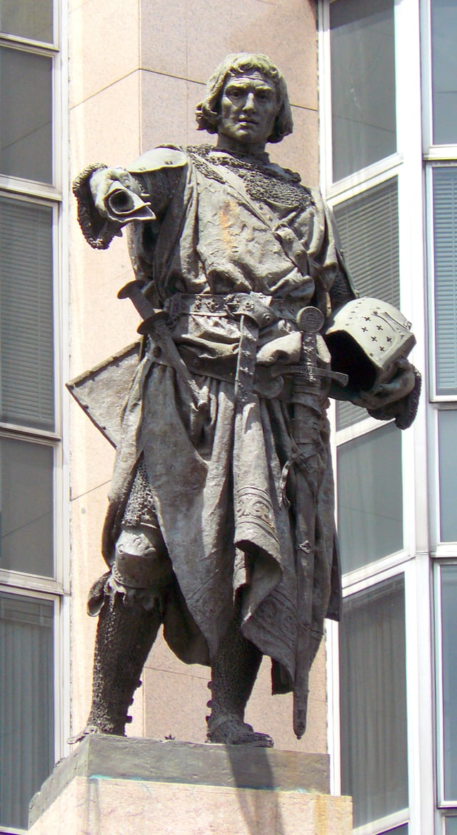 Statue of Diego López V de Haro, founder of the city