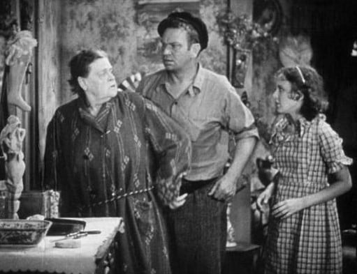 Marie Dressler and Wallace Beery in Min and Bill (1930)