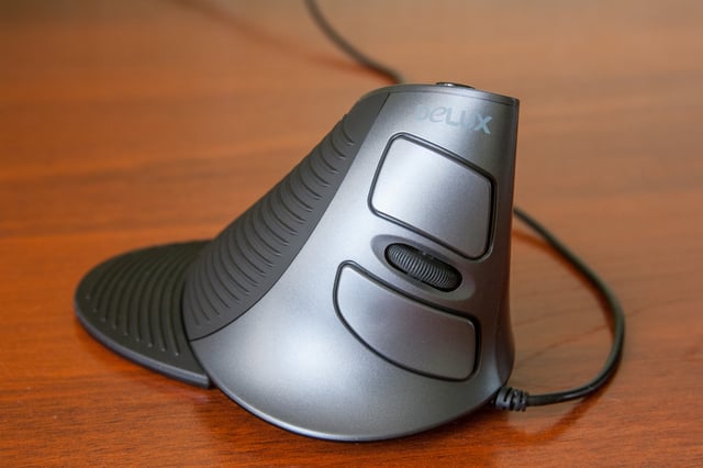 A vertical mouse