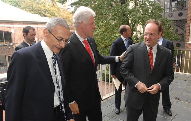 Podesta meeting with Bill Clinton and Georgetown University president John J. DeGioia in 2006.