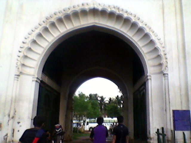 The Dakshin Darwaza (south gate) of the palace