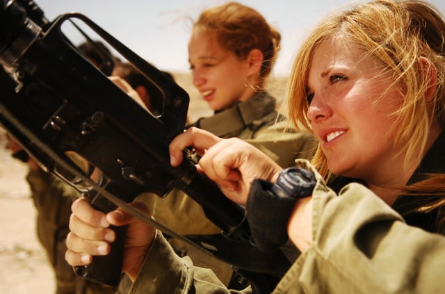 IDF shooting instructors, a common role for women in the IDF