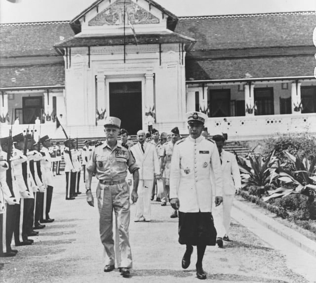 French General Salan and Prince Sisavang Vatthana in Luang Prabang, 4 May 1953