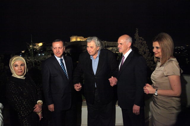 Turkish prime minister Recep Tayyip Erdoğan, Greek composer Mikis Theodorakis and Greek prime minister George Papandreou in Athens, May 2010