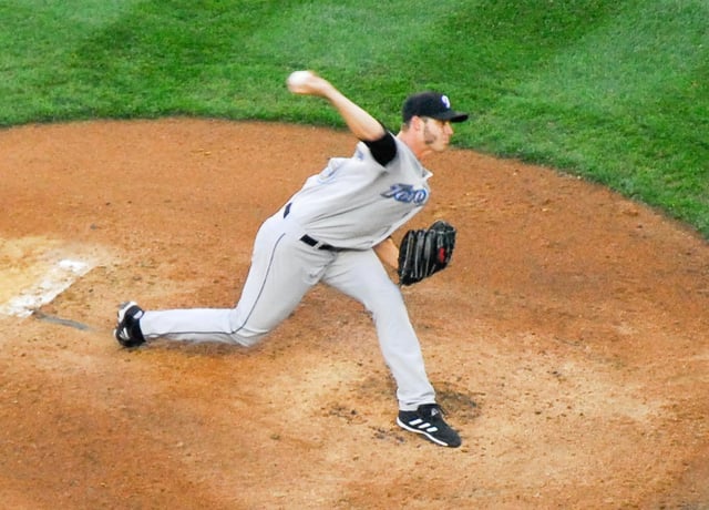 Dustin McGowan pitching for the Blue Jays in the 2007 season.