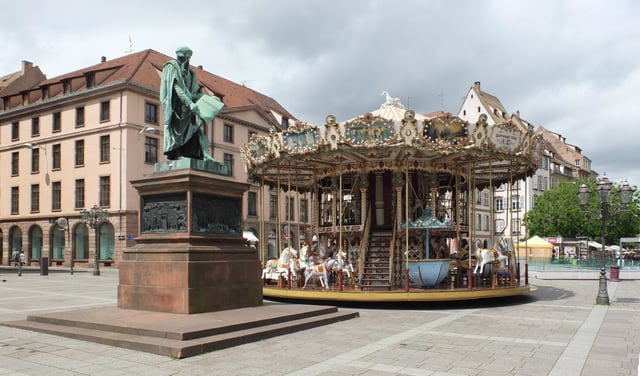 Place Gutenberg with statue of Gutenberg and Carousel.