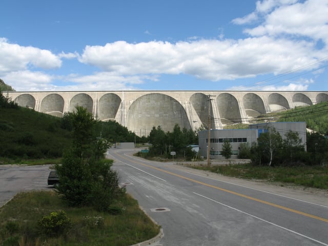 Daniel-Johnson Dam, Quebec, is a multiple-arch buttress dam.