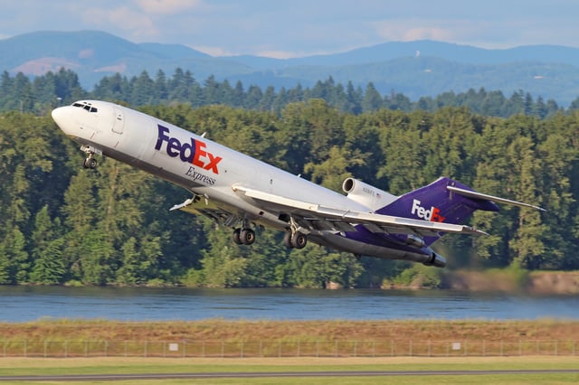 A FedEx Express 727-233 departs Portland International Airport