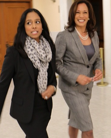 Harris (right) with her sister Maya in 2014.