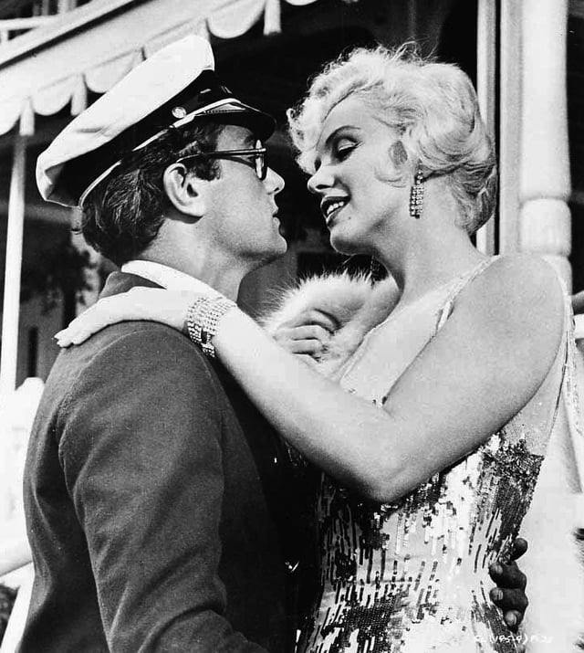 Curtis with Marilyn Monroe inSome Like It Hot (1959)