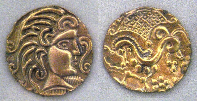 Gold coins minted by the Parisii (1st century BC)