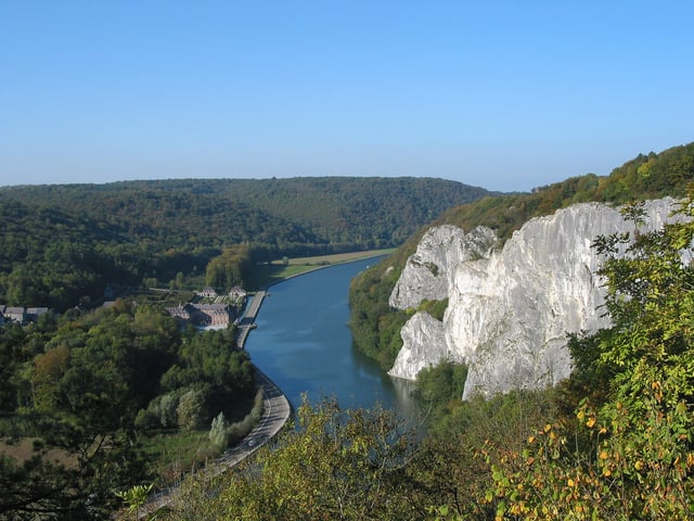 The Meuse river between Dinant and Hastière.