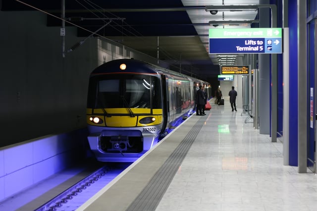 Heathrow Express at the station