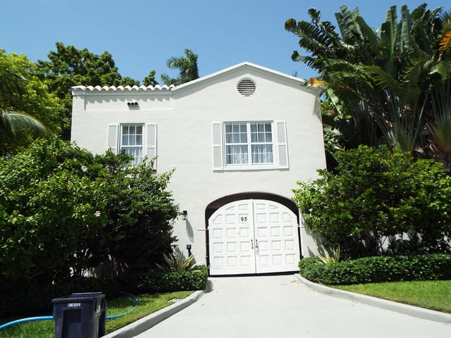 The entrance of Al Capone's mansion in Miami, Florida, located in 93 Palm Avenue. Capone bought the estate in 1927 and lived there until his death in 1947.