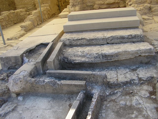 Sewers of the palace of Knossos