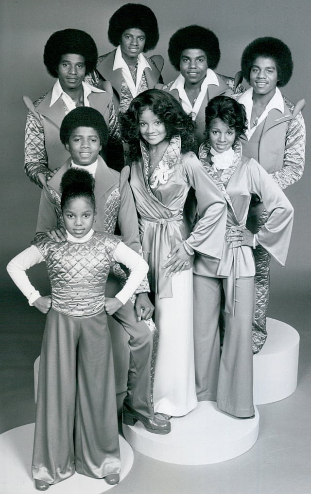 Jackson (bottom row) in a 1977 CBS photo on the set of The Jacksons