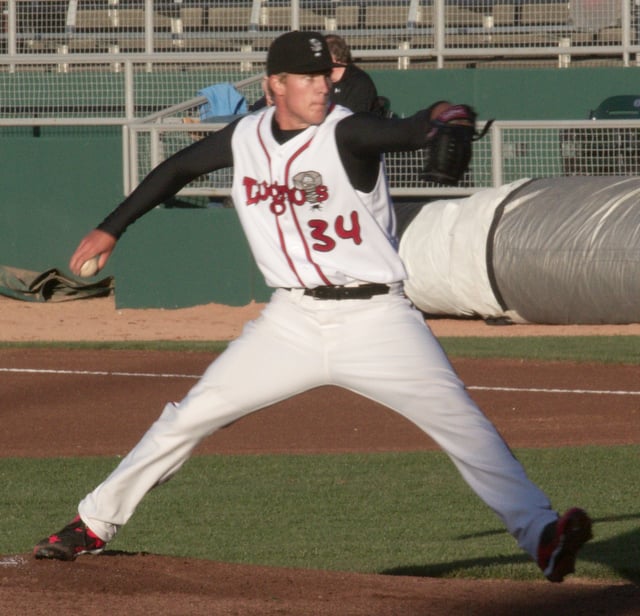 Syndergaard pitching for the Lansing Lugnuts in 2012