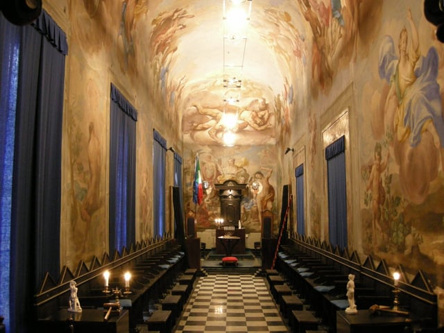 Lodge in Palazzo Roffia, Florence, set out for French (Moderns) ritual