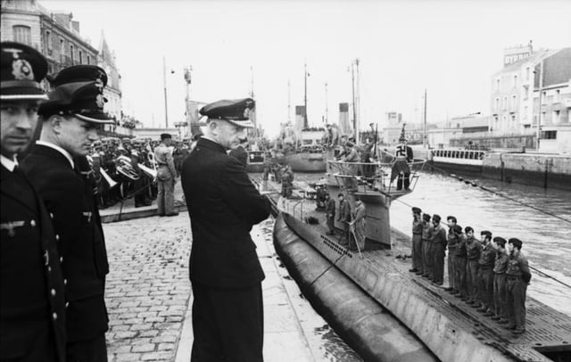 Dönitz observing the arrival of U-94 at St. Nazaire in June 1941