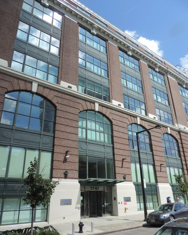 JetBlue's current headquarters, at the Brewster Building at 27-01 Queens Plaza North