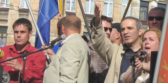 Kasparov at the third Dissenters March in Saint Petersburg on 9 June 2007