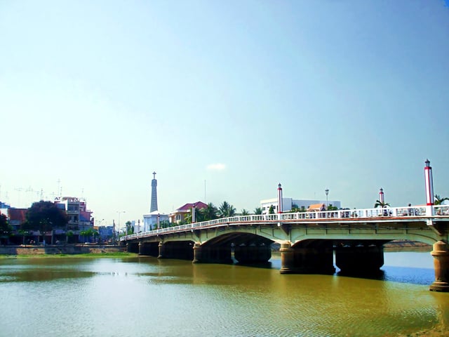 Hoàng Diệu Bridge
