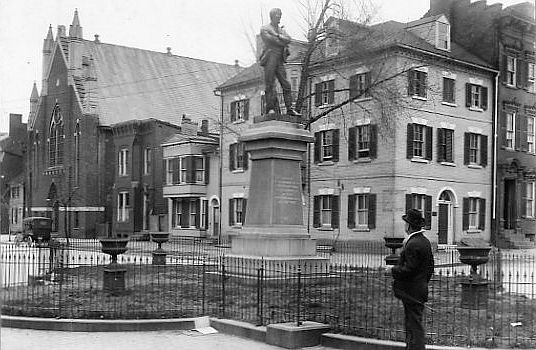 Confederate Memorial on George Washington Memorial Parkway (circa 1920)