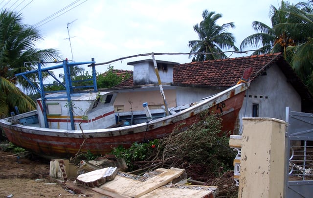 Fishing boat stranded in Batticaloa