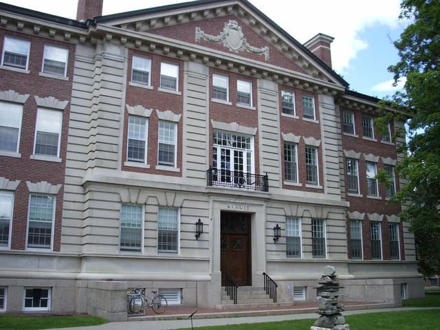 McNutt Hall, home to the Dartmouth Office of Undergraduate Admissions