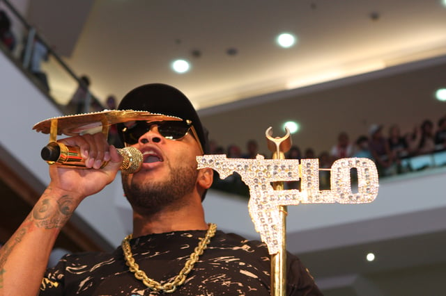 Flo Rida performing live in 2012