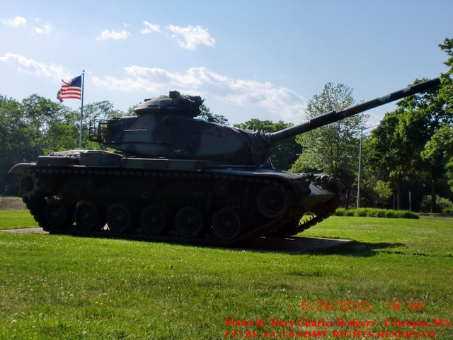 A tank in Szot Park.