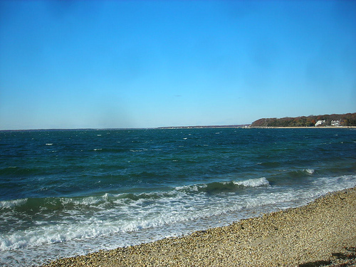 Clear skies in autumn over the Great Peconic Bay, with the Atlantic Ocean as its primary inflow, separating the North Fork and South Fork at the East End of Long Island