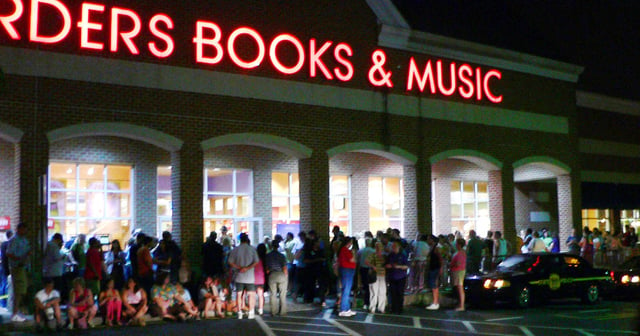 Crowd outside a book store for the midnight release of Harry Potter and the Half-Blood Prince