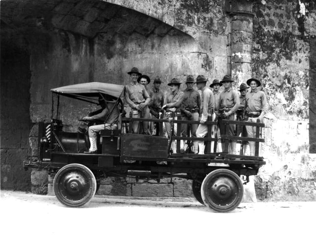 The Jeffery / Nash Quads were the first 4WD vehicles produced in five-figure numbers (1913–1928).
