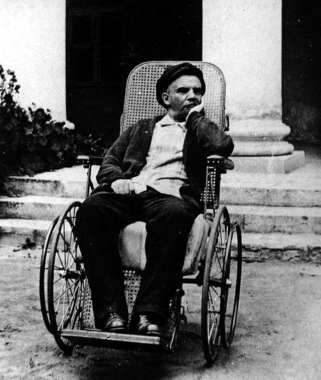 Lenin in 1923, in a wheelchair