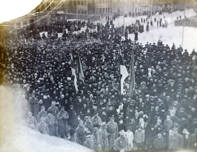 Declaration of independence in Pärnu on 23 February 1918. One of the first images of the Republic.