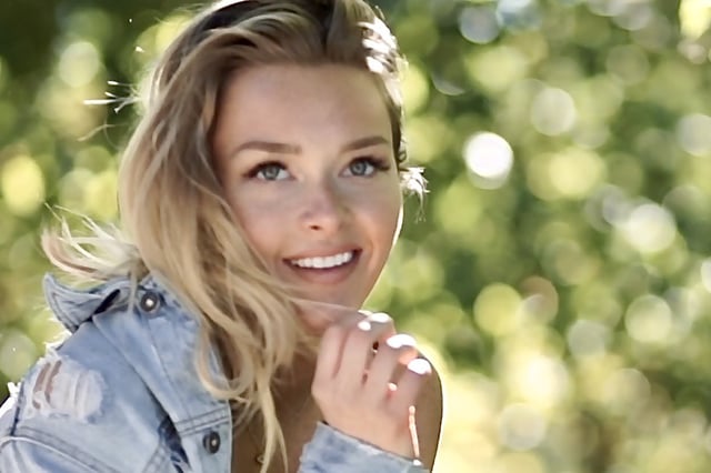 Camille Kostek is a normal-size or "middle model" at size 4/6