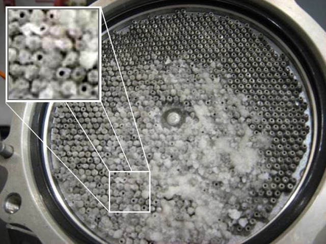Laboratory replication of ice crystals clogging the fuel-oil heat exchanger on a Rolls-Royce Trent 800 engine, from the Air Accidents Investigation Branch (AAIB) report on the British Airways Flight 38 (BA38) and Delta Air Lines Flight 18 (DL18) incidents.