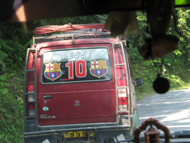 Fans of Messi in India decorated this vehicle