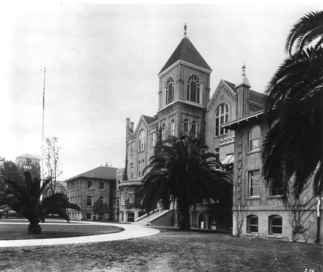 The first true library was housed in the College of Liberal Arts Building ("Old College"), which opened in 1887 and was designed to hold the entire USC College student body—55 students. Two wings were added to the original building in 1905.