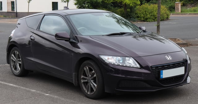 Honda CR-Z, the first sports coupe hybrid to come with a six-speed manual transmission