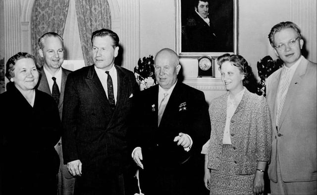 Khrushchev, his wife, his son Sergei (far right) and his daughter Rada during their trip to USA in 1959