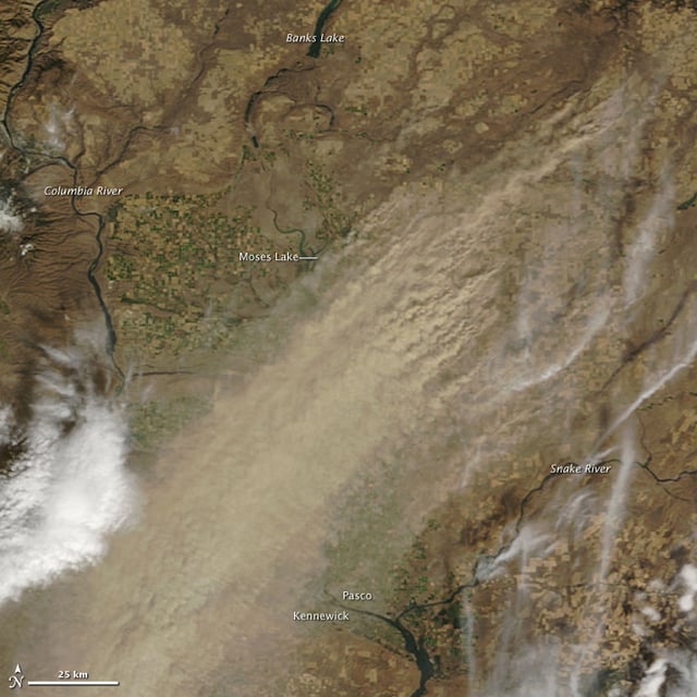 Dryland farming caused a large dust storm in arid parts of eastern Washington on October 4, 2009. Courtesy: NASA/GSFC, MODIS Rapid Response.