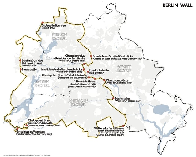 Position and course of the Berlin Wall and its border control checkpoints (1989).