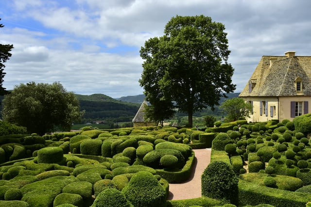 The Château de Marqueyssac, featuring a French formal garden, is one of the Remarkable Gardens of France.