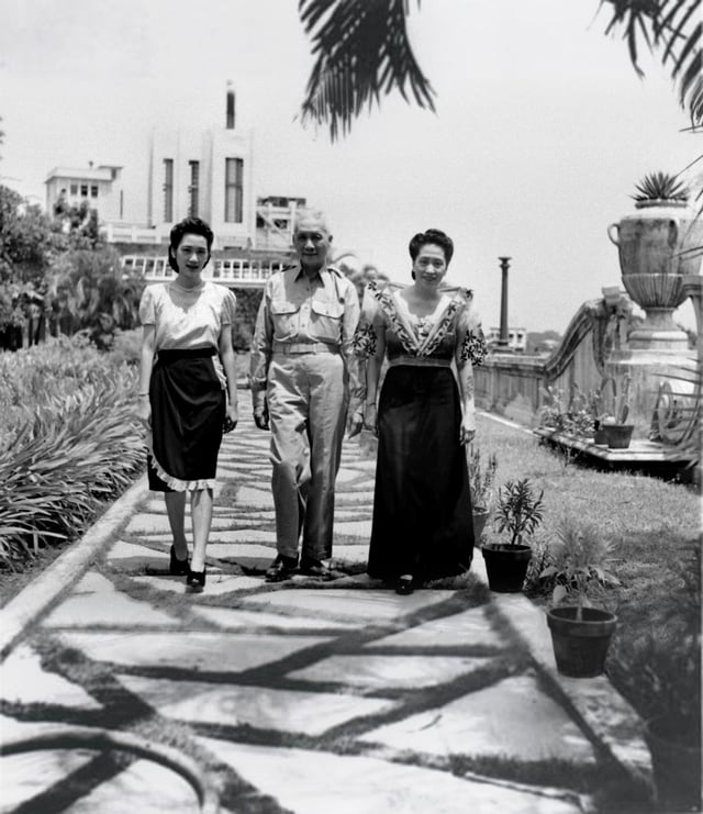 President Sergio Osmeña and his family at the Malacañang gardens (1945).