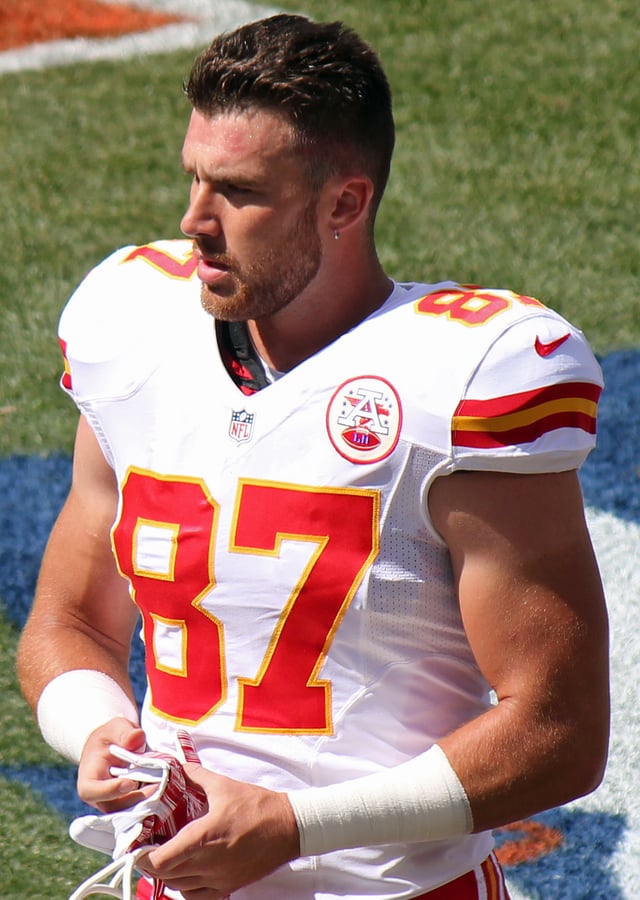 Kelce playing with the Chiefs in 2014.